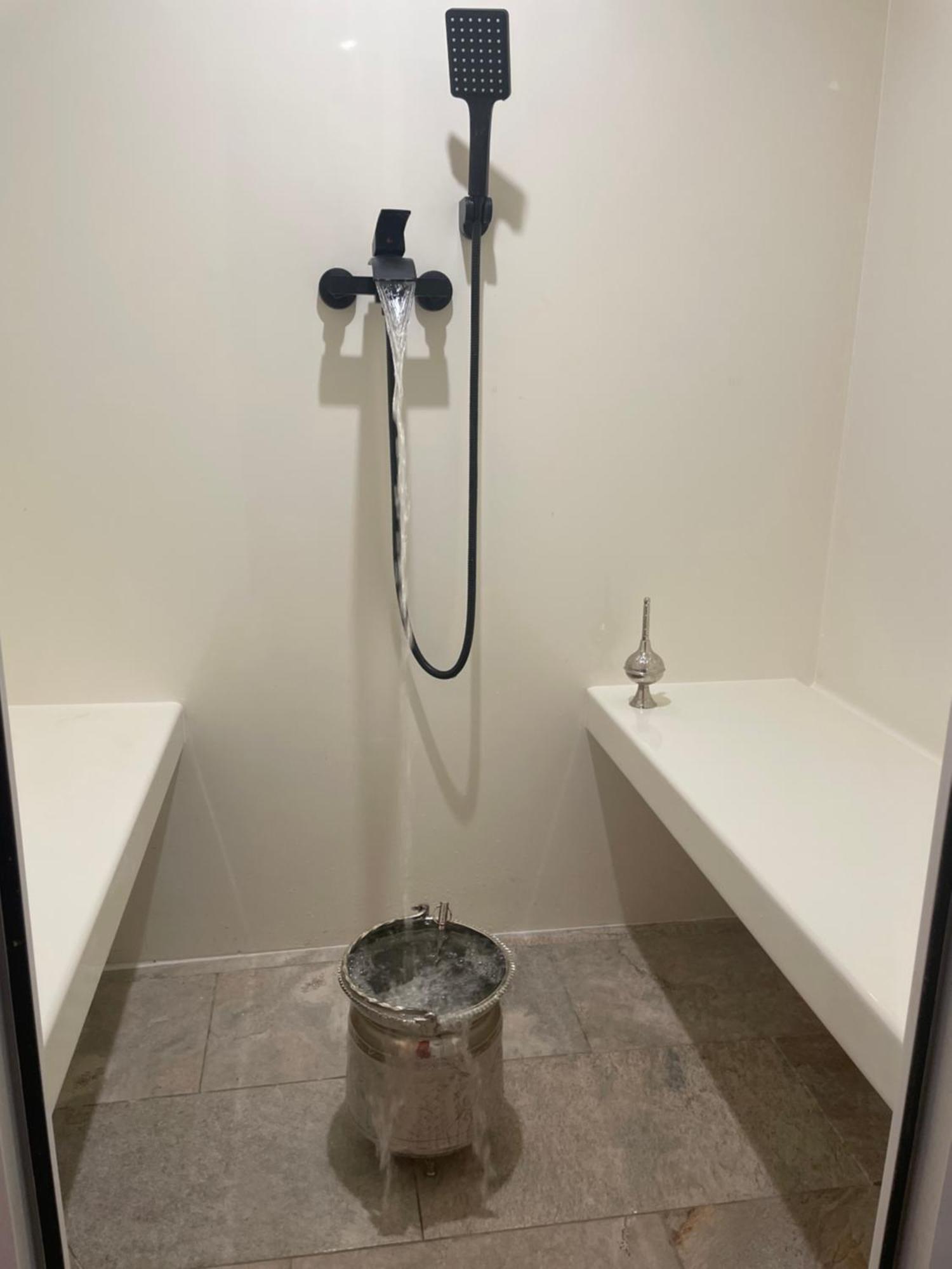 Houdarling Chalet Et Spa Hammam Jacuzzi Et Sauna Nimes Exterior foto