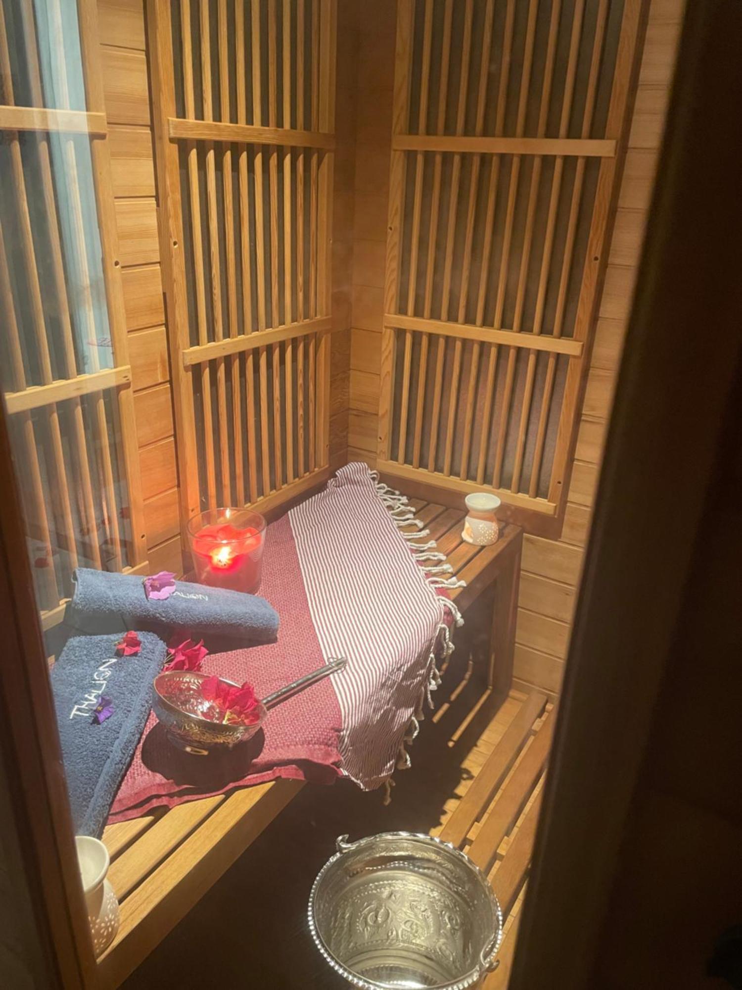 Houdarling Chalet Et Spa Hammam Jacuzzi Et Sauna Nimes Exterior foto