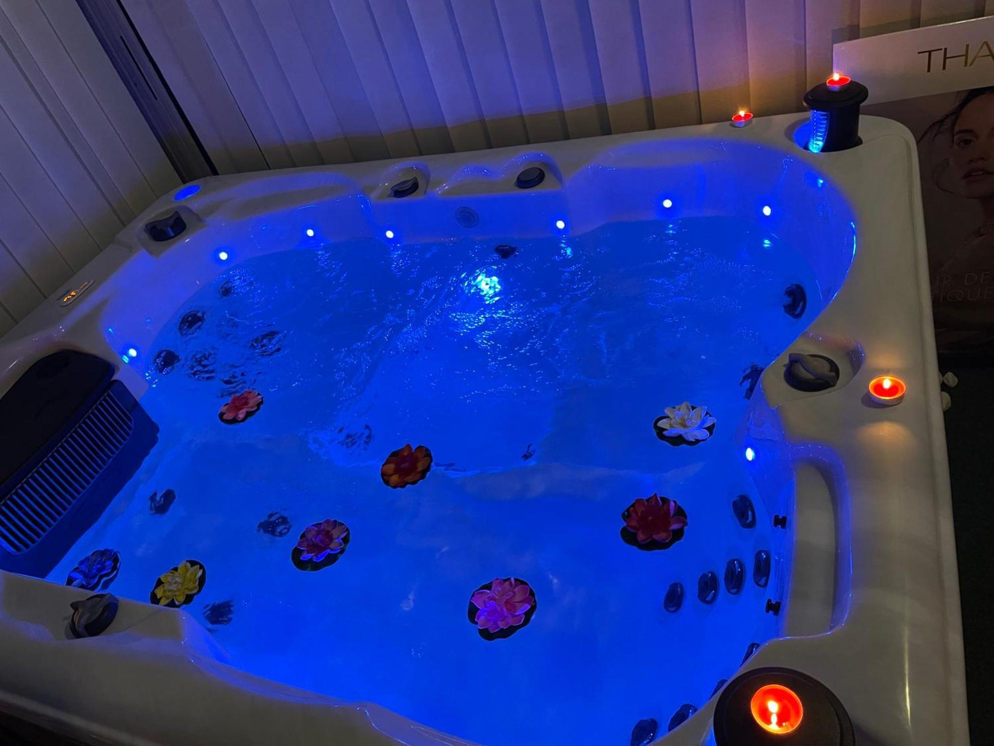 Houdarling Chalet Et Spa Hammam Jacuzzi Et Sauna Nimes Exterior foto